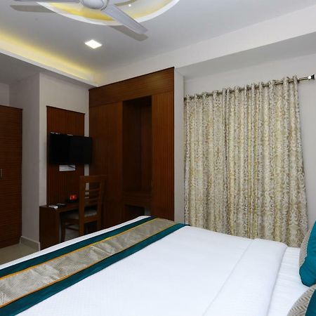 Отель Oyo Flagship 486 Nungambakkam-Greams Road-Apollo Hospital Ченнаи Экстерьер фото