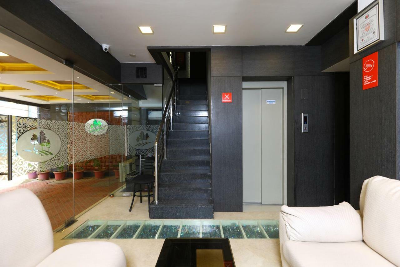 Отель Oyo Flagship 486 Nungambakkam-Greams Road-Apollo Hospital Ченнаи Экстерьер фото